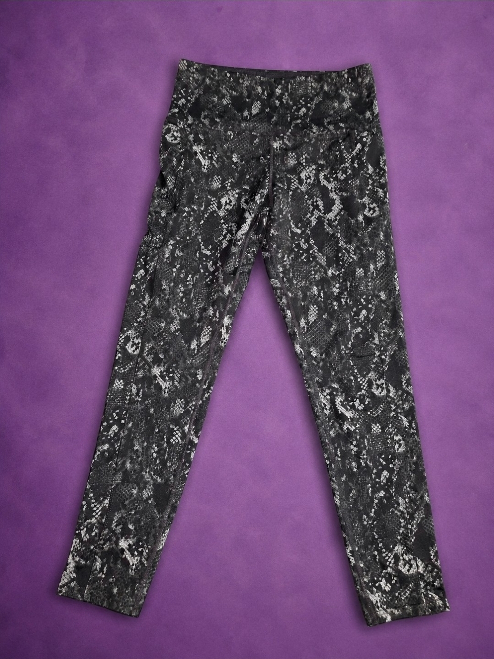 Tuff Athletics Black & Gray Snake-Print Leggings